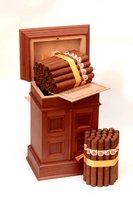 Zigarren Kuba Especiales Hoyo de Monterrey Réplica Antigua Monterrey (Humidor mit 50 Zigarren)