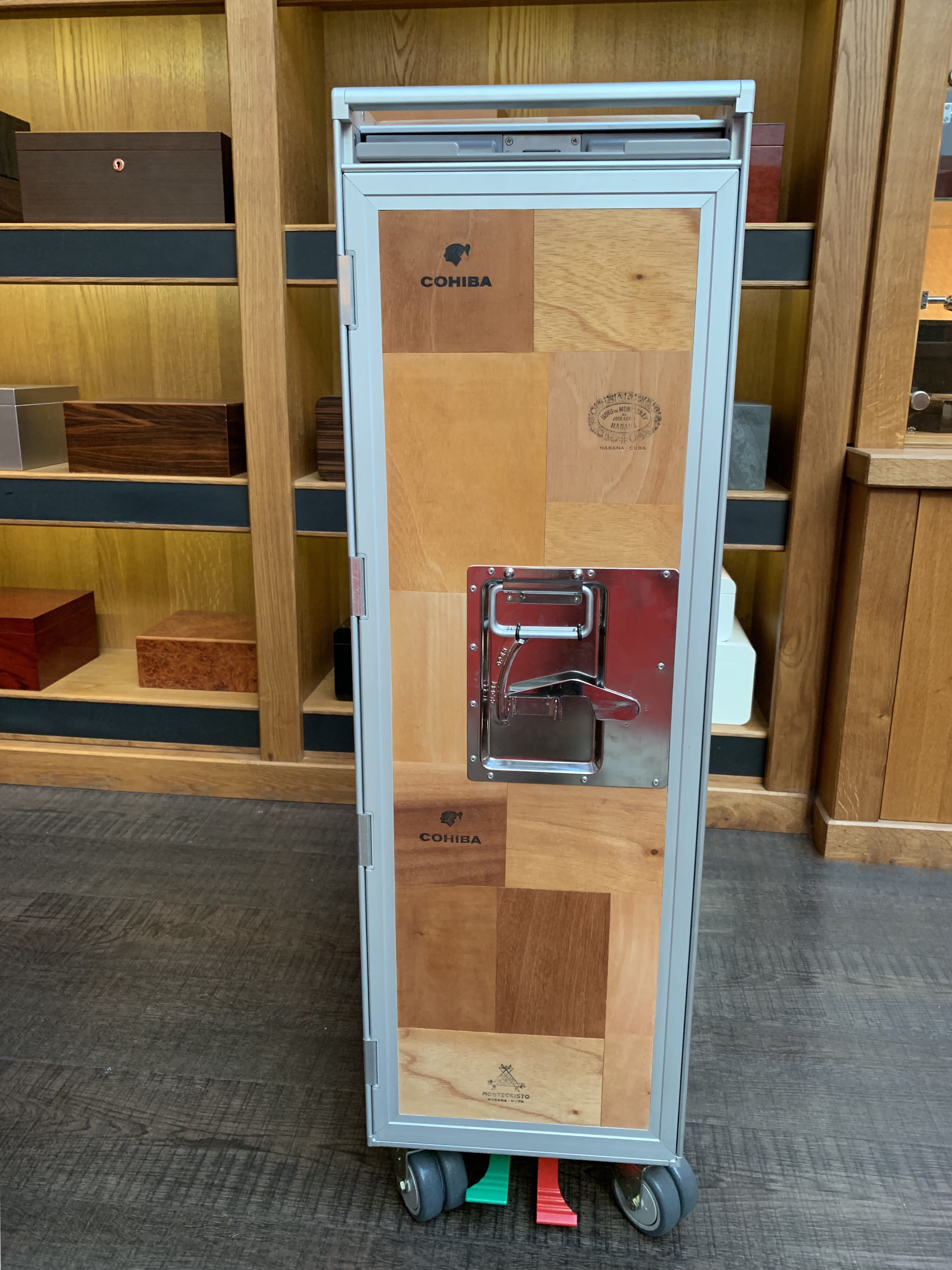 Adorini Humidorschrank Trolley Zeder Cigarworld.de Zigarrenzubehör