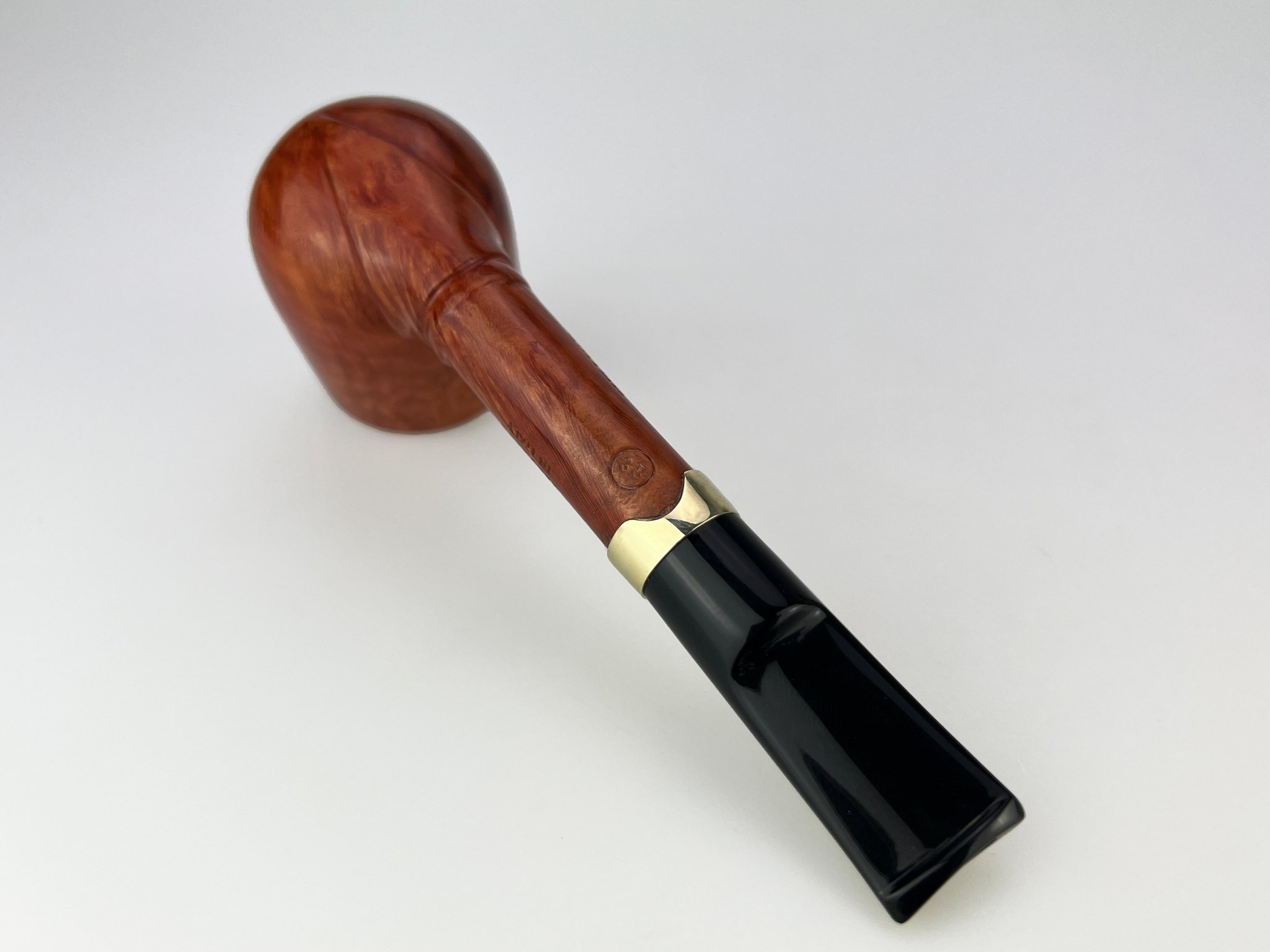 Mastro de Paja Handmades Casket gold pipe 2