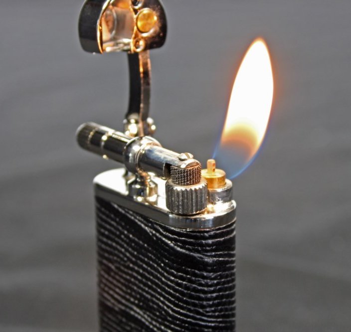 Pearl Pfeifenfeuerzeug Stanley Rindleder mit Eidechsenprägung schwarz (PE72980-10) Detailbild 2