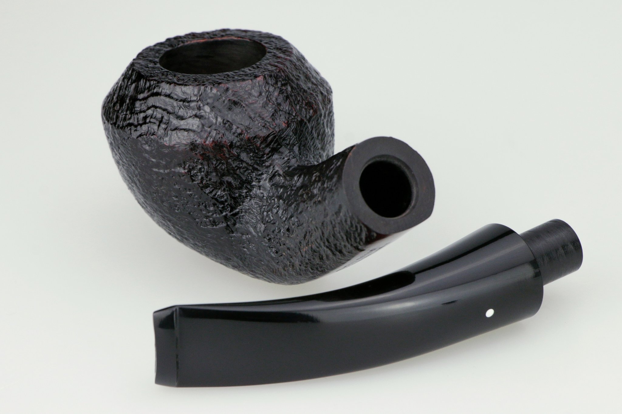 Dunhill_Shell_Briar_No_4108_Bent_Rhodesian_05