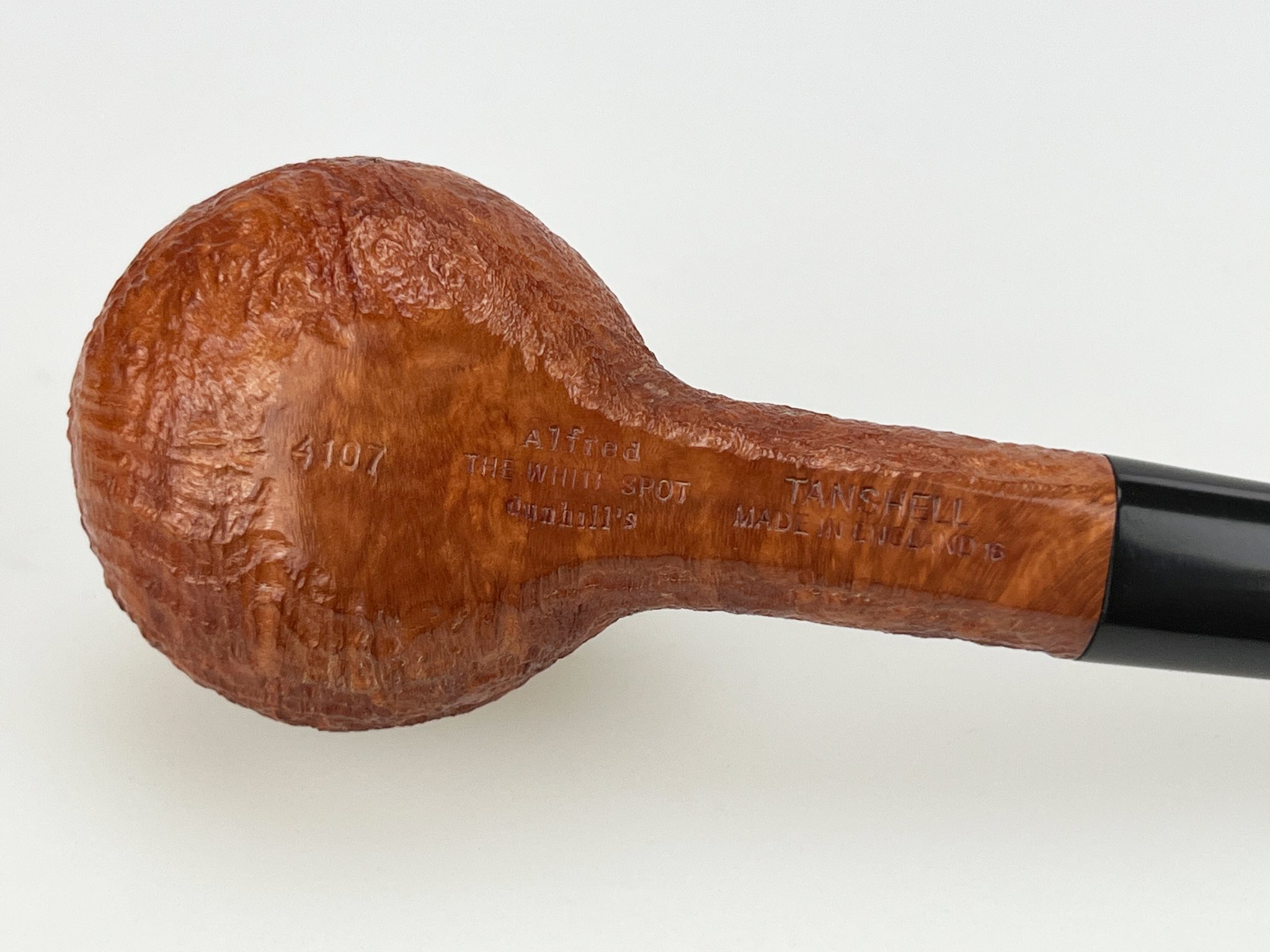 Dunhill The White Spot Pipes Tanshell No. 4107 Detailbild