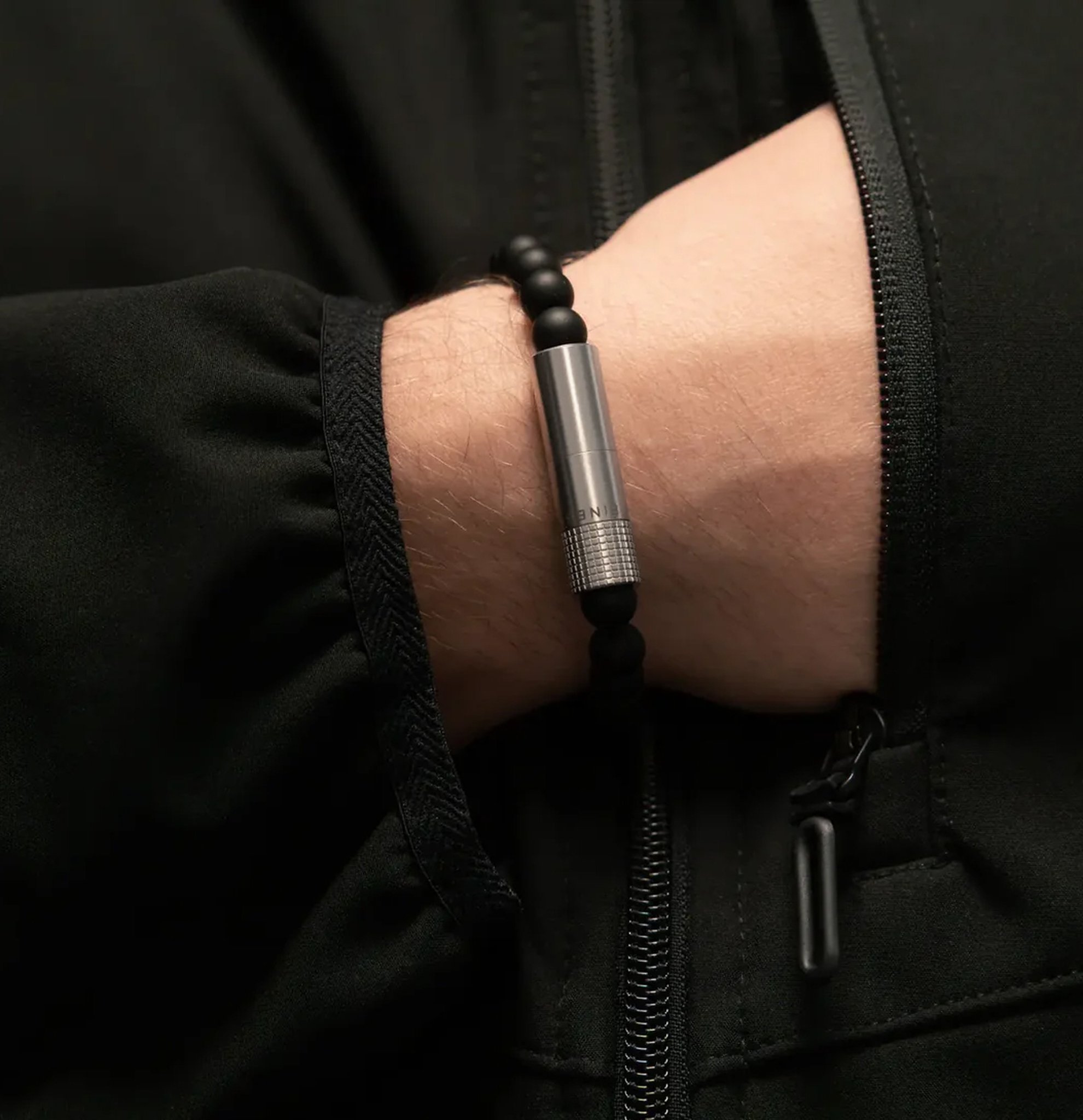 Les Fines Lames Punch Bracelets Onyx Matt - Elastic_04