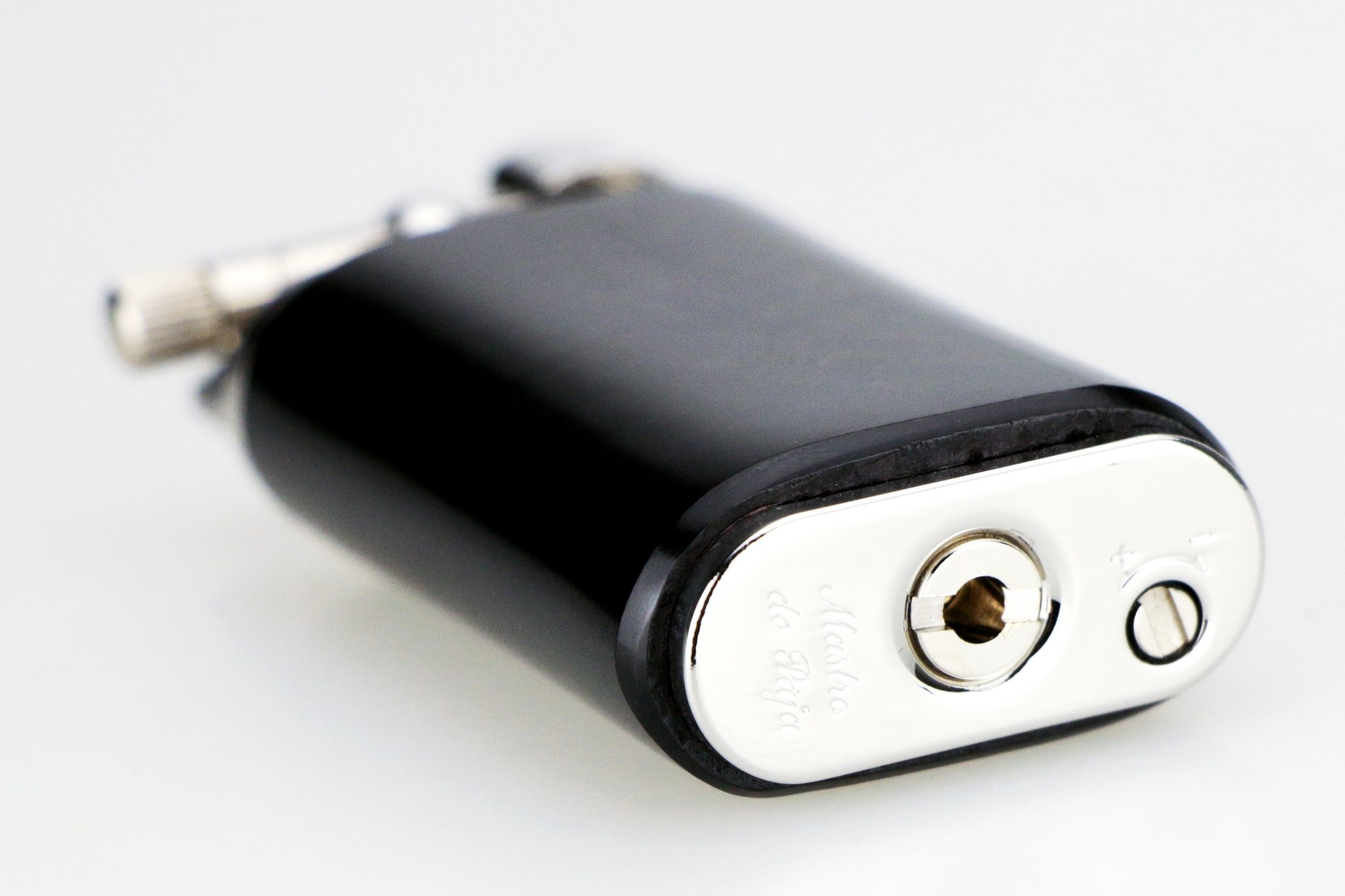 Blanco schwarz rund liegend