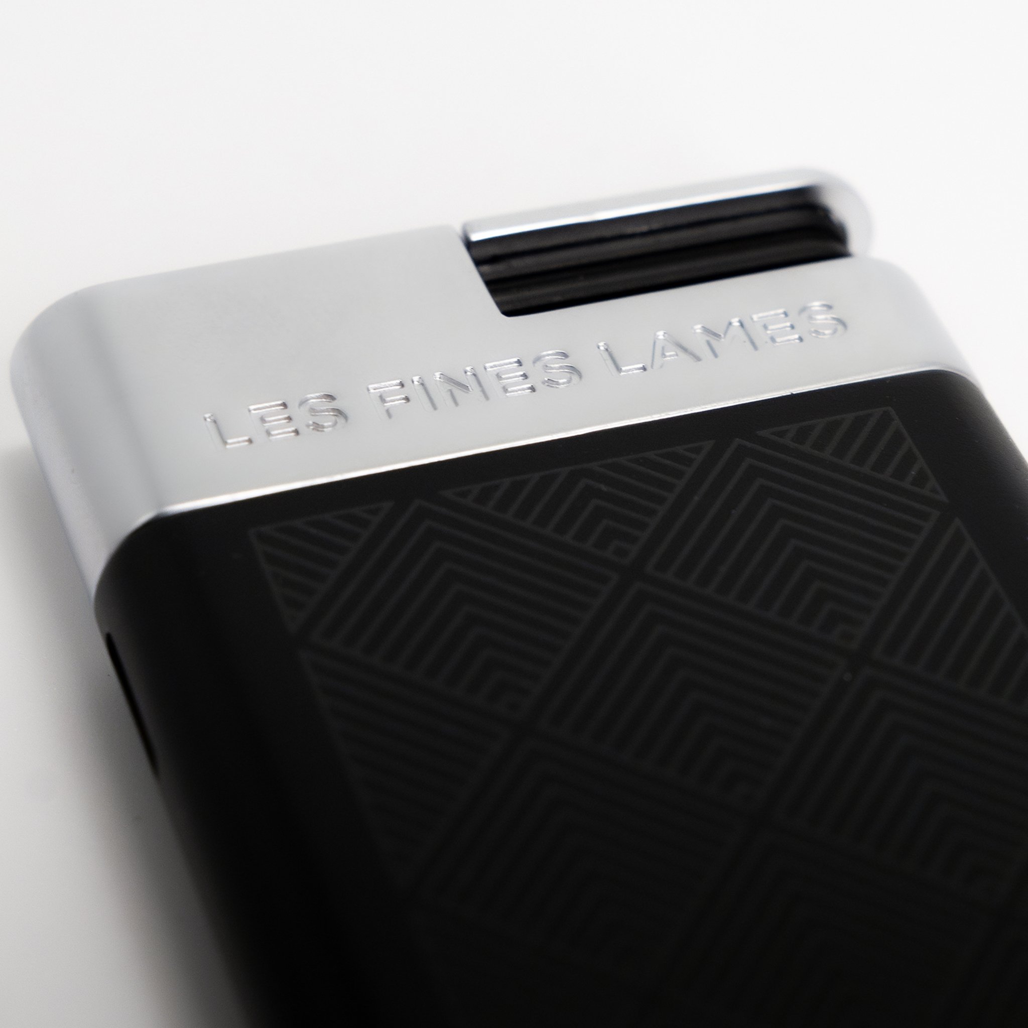 Svelt Schwarz Blätter 03