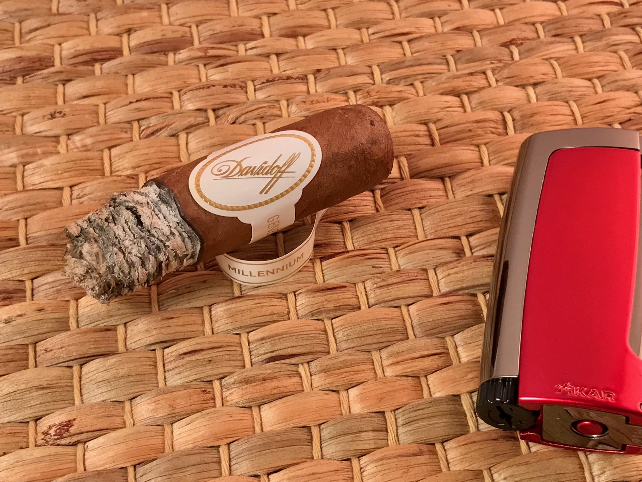 Davidoff Millennium Blend Robusto Tasting