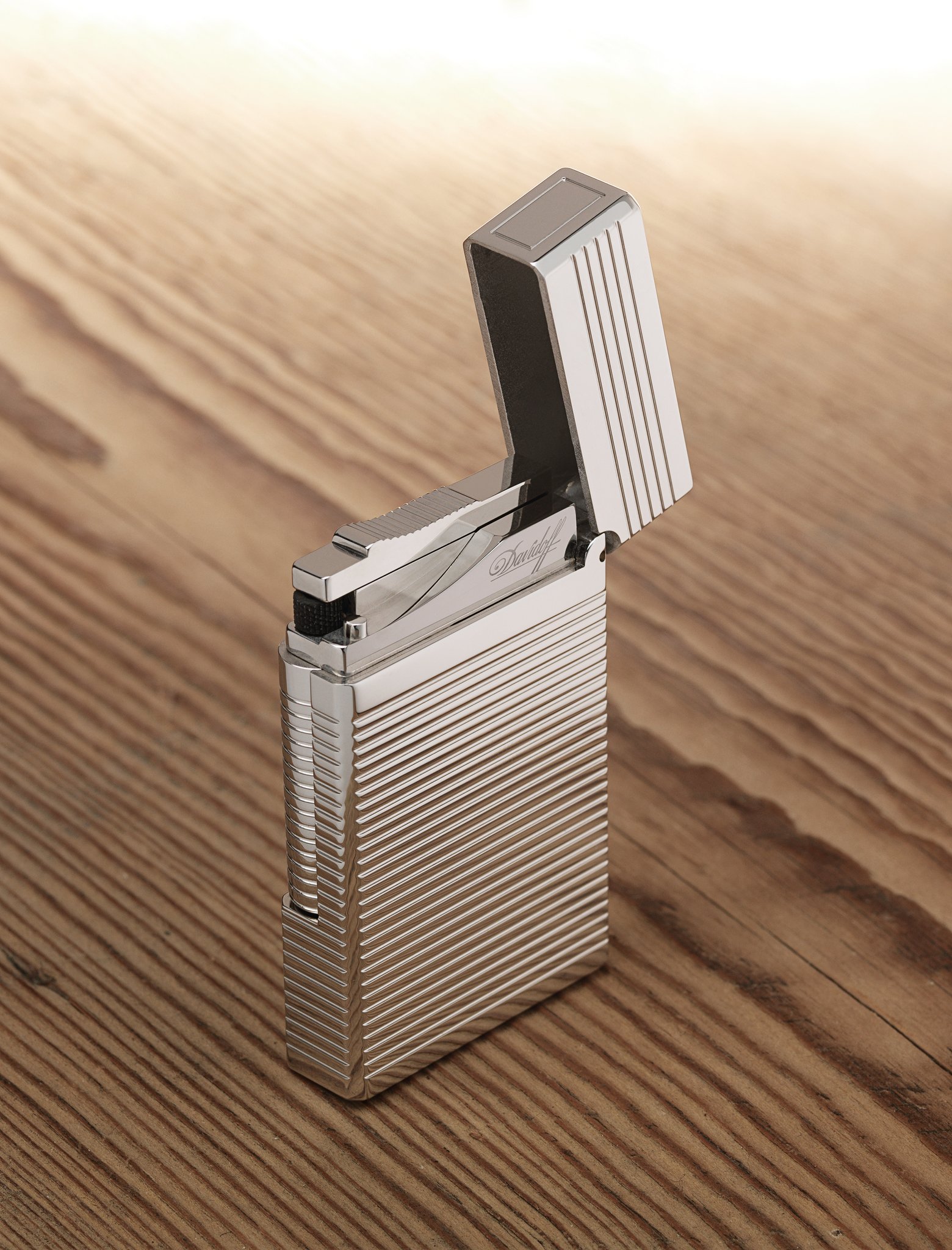 Davidoff Feuerzeug Prestige Line Paladiniert horizontal gestreift Modell (30815 - 2743) Detailbild