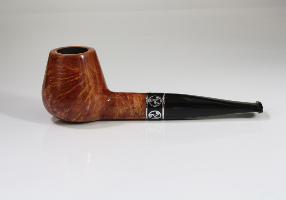 Triskele 18 Brandy Ansicht liegend