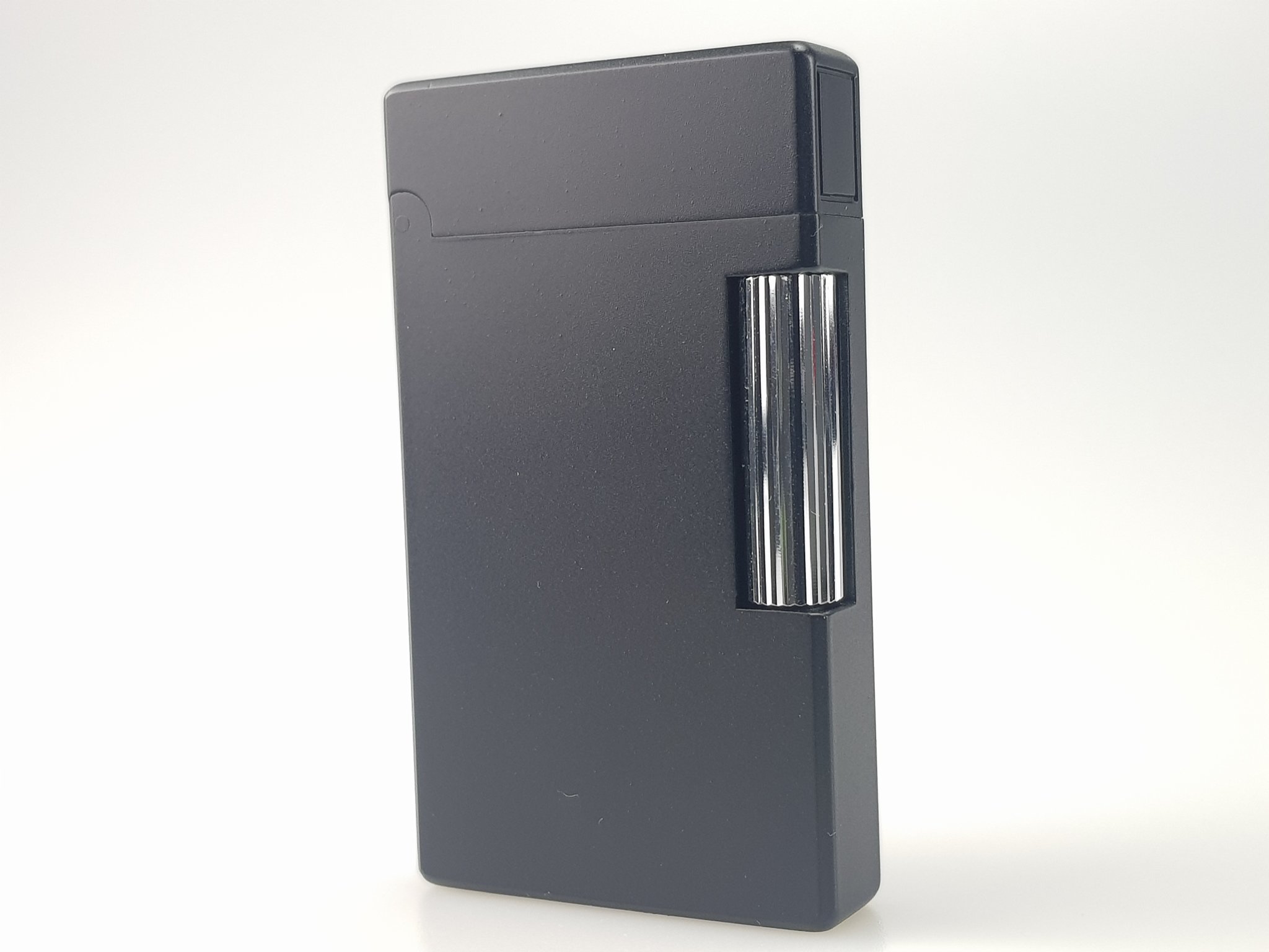 Corona Double Corona Feuerzeug (69-9111C) Verchromtes Messing/ schwarz mat